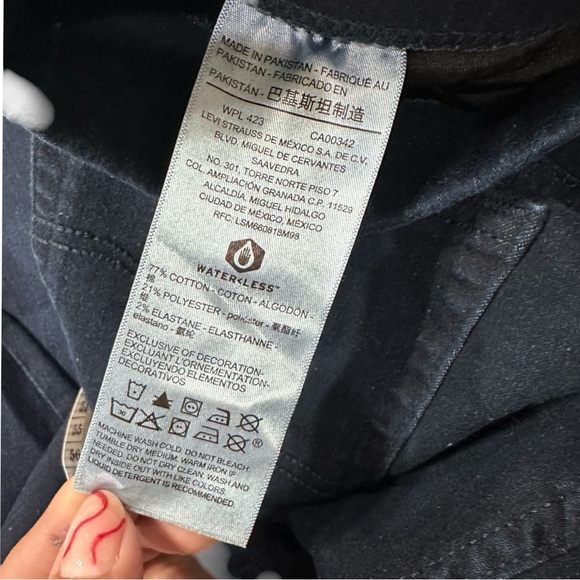 Signature by Levi’s Pull-On Skinny Shaping Jeggings, size 12 - Picture 4 of 5